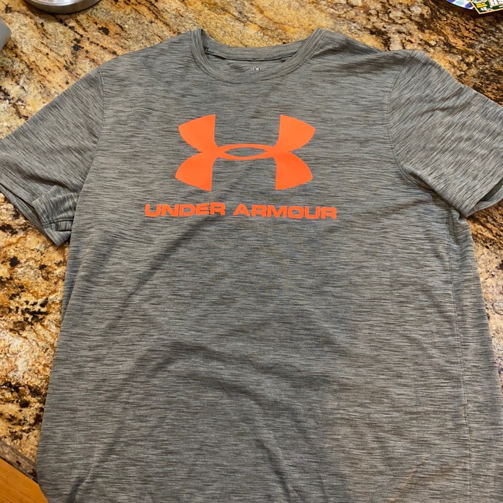 Under Armour t-shirt